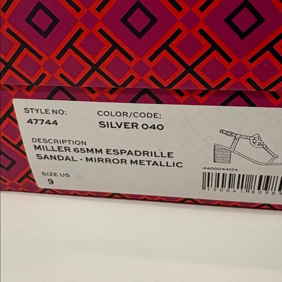 Tory Burch‎ Metallic Silver Sandals 9 - Picture 2 of 9
